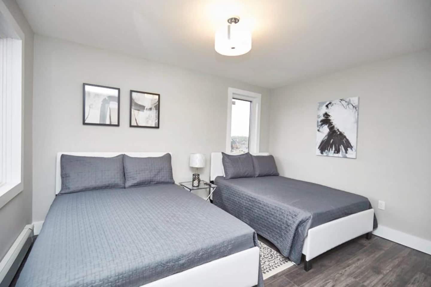 Clifton Hill Hideaway 2B -Two Bedroom Condo Καταρράκτες του Νιαγάρα Εξωτερικό φωτογραφία